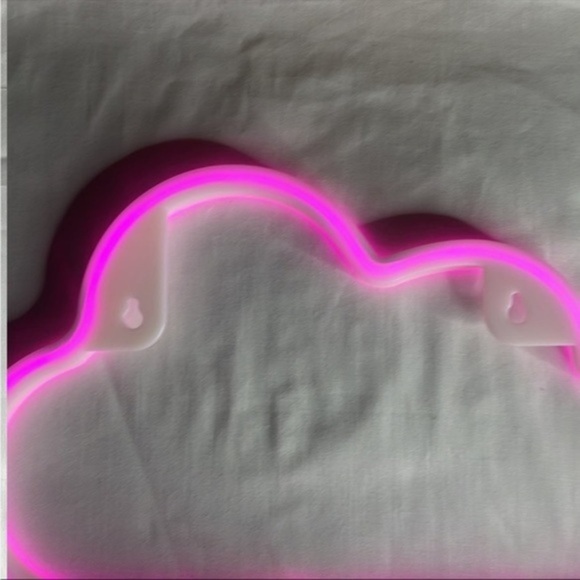 HP🔥 Enhance Your Space‎ w Pink Cloud LED Decorative Lamp: Battery or USBPowered - Picture 5 of 10